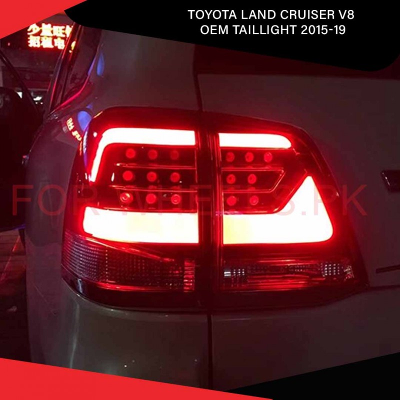 Toyota Land Cruiser V8 Oem Taillight 2015-19