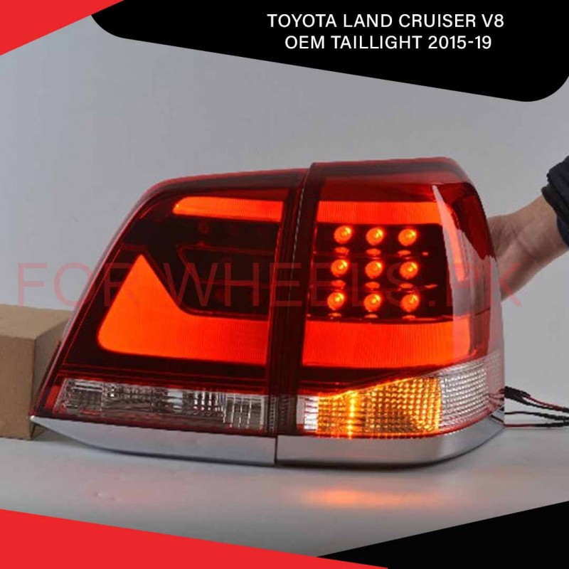 Toyota Land Cruiser V8 Oem Taillight 2015-19