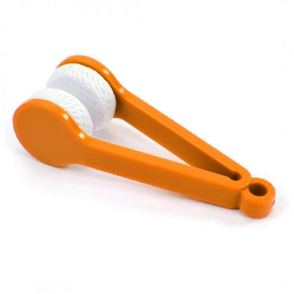 Glasses Facilitate Cleaning Wipe